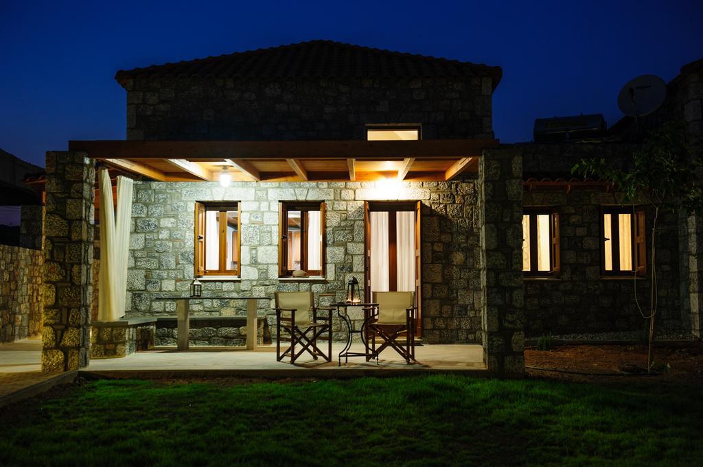 Alisahni Beachfront Villas Kiotari Exterior photo