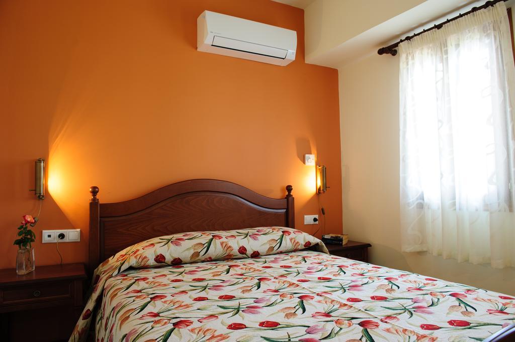Alisahni Beachfront Villas Kiotari Exterior photo